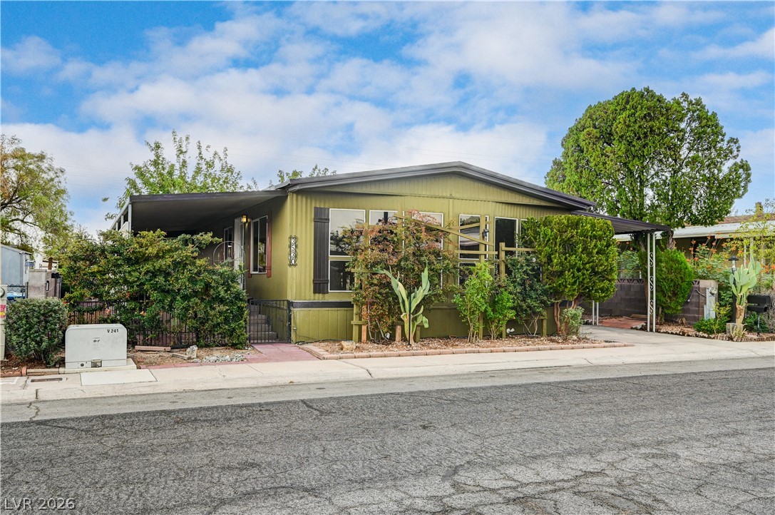 3530 Katmai Drive Las Vegas NV 89122