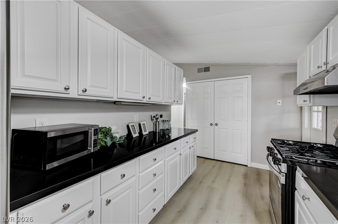 3530 Katmai Drive Las Vegas NV 89122