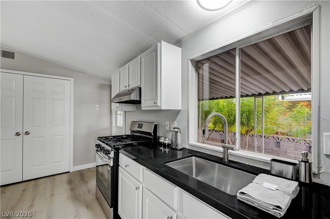3530 Katmai Drive Las Vegas NV 89122