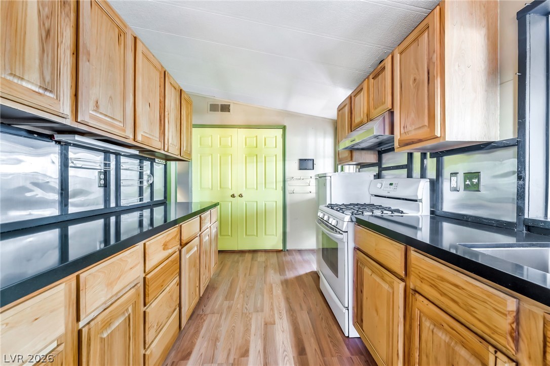 3530 Katmai Drive Las Vegas NV 89122