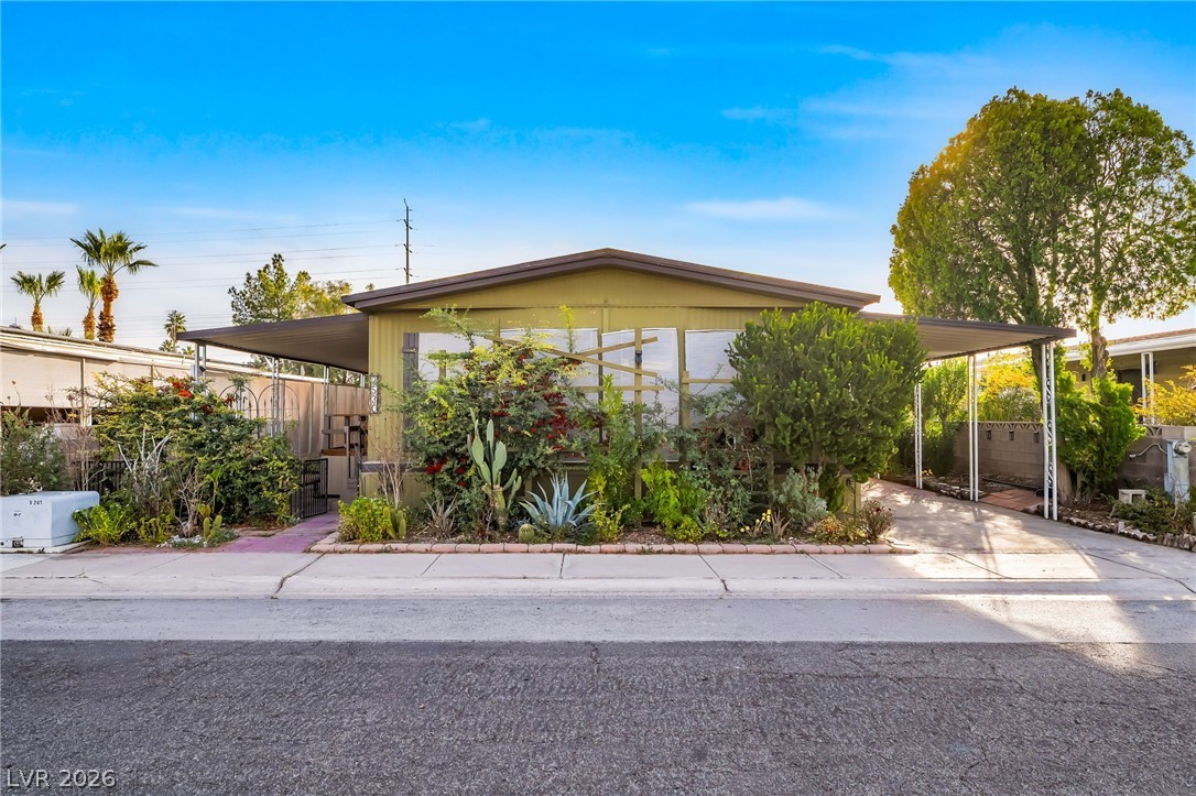 3530 Katmai Drive Las Vegas NV 89122