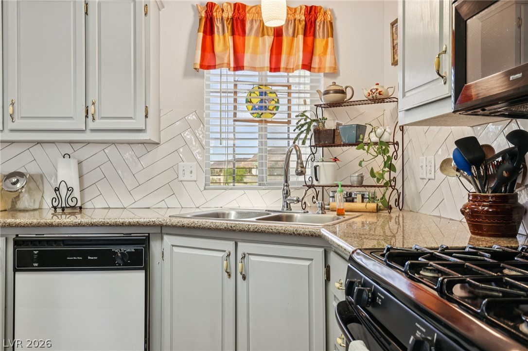 4261 North Leslie Street Pahrump NV 89060