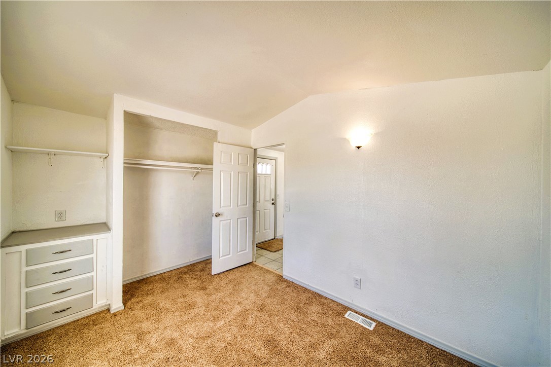 6920 Oakridge Avenue Pahrump NV 89048