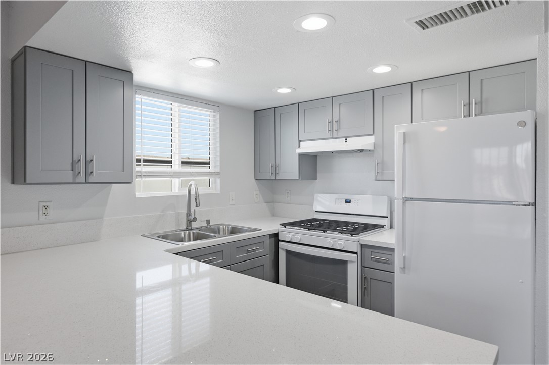 6952 Issac Avenue Las Vegas NV 89156