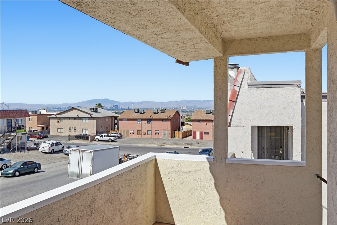 6952 Issac Avenue Las Vegas NV 89156