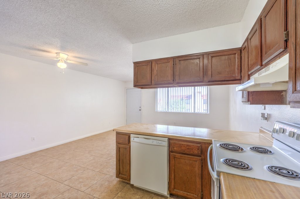 6979 Issac Avenue Las Vegas NV 89156