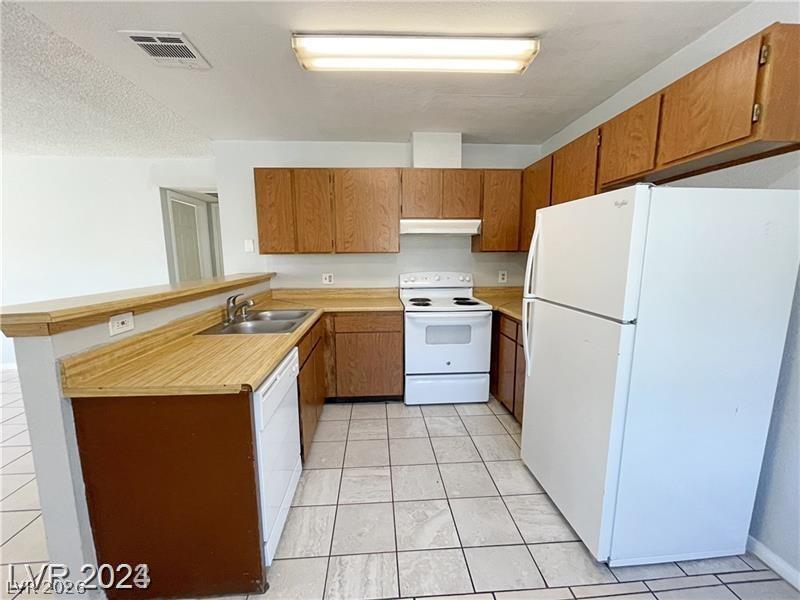 2707 Aarondavid Drive Las Vegas NV 89121