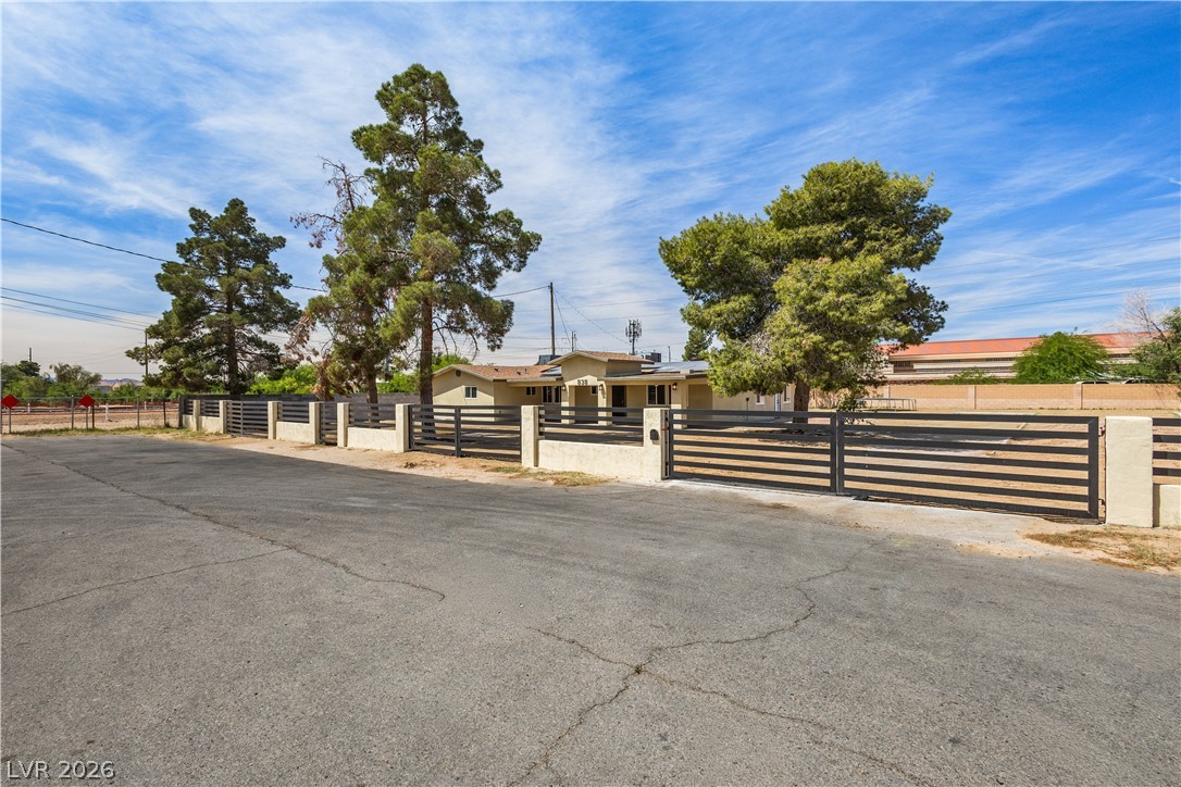 535 Straight Street Las Vegas NV 89110
