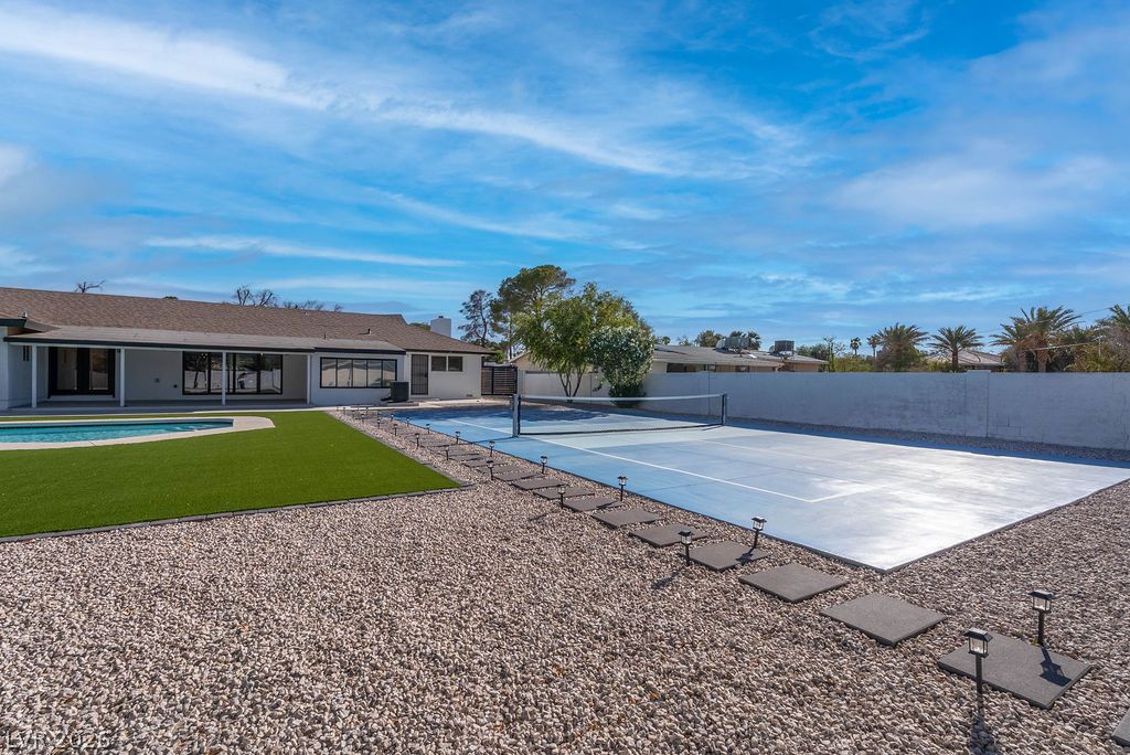 2106 West Oakey Boulevard Las Vegas NV 89102