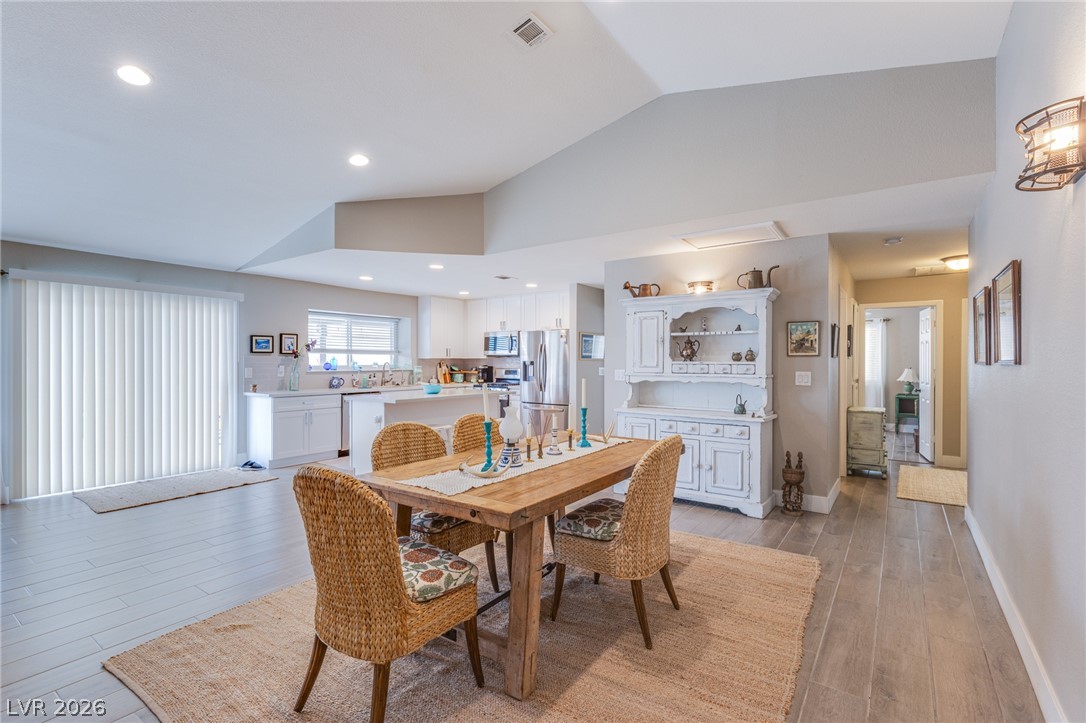 3249 Palmdesert Way Las Vegas NV 89120