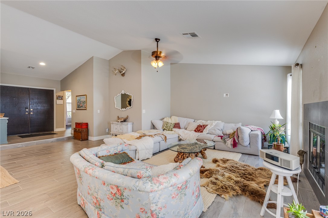 3249 Palmdesert Way Las Vegas NV 89120
