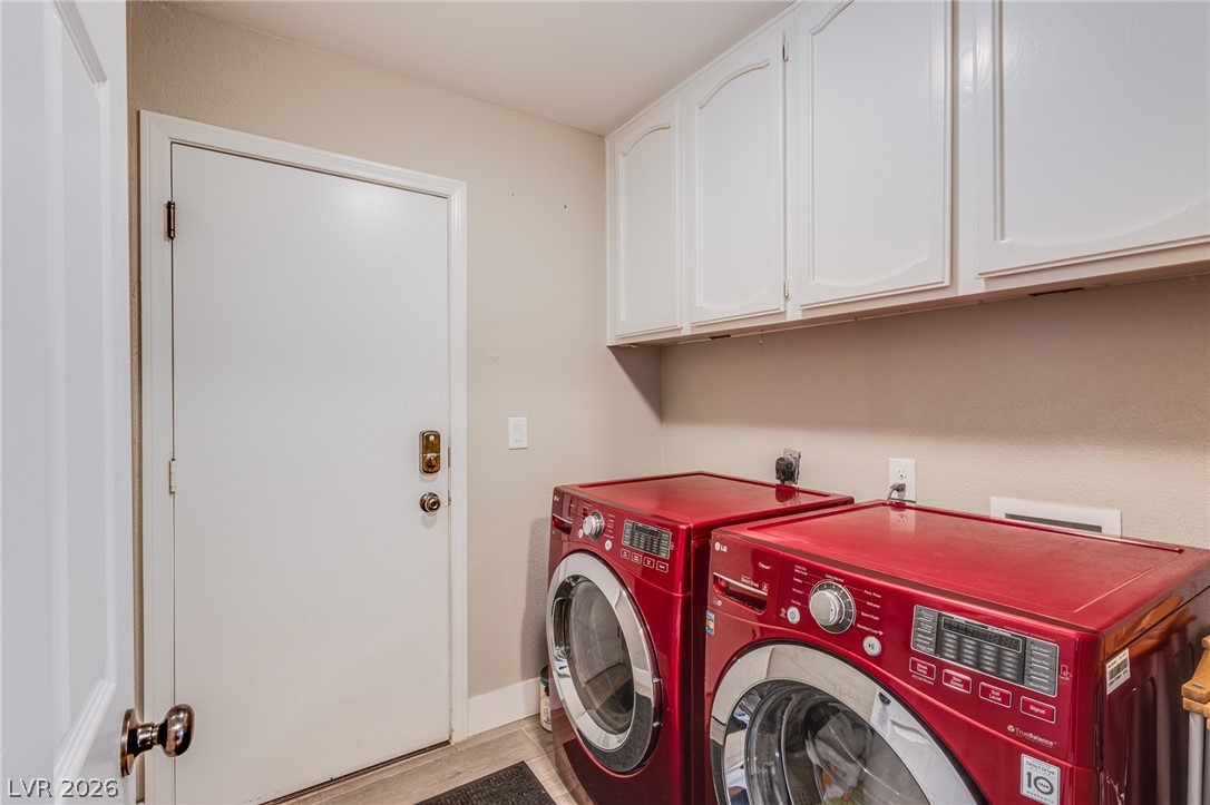 3249 Palmdesert Way Las Vegas NV 89120