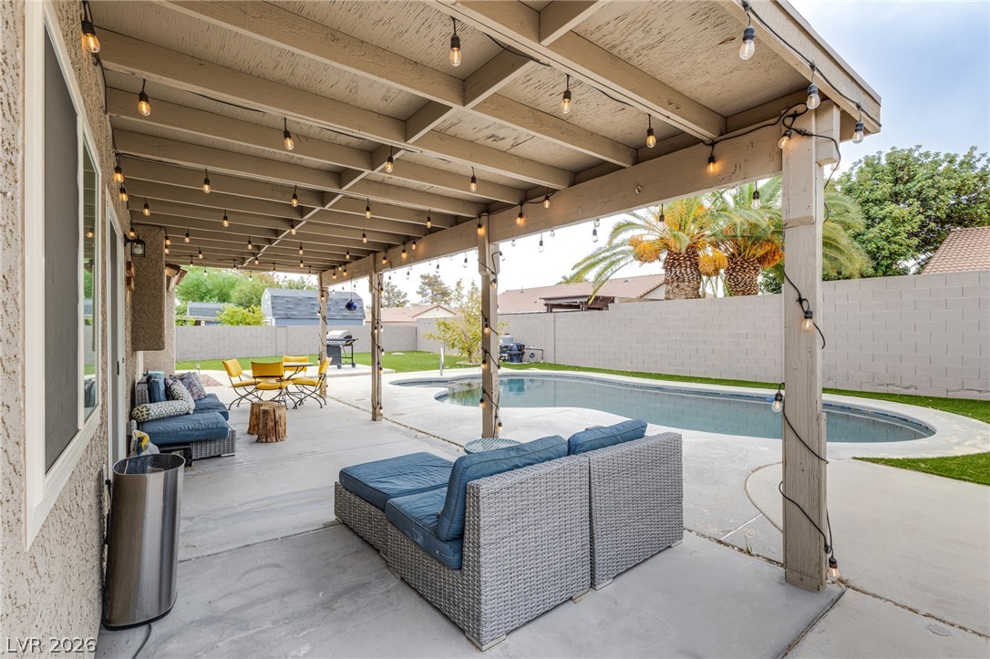 3249 Palmdesert Way Las Vegas NV 89120