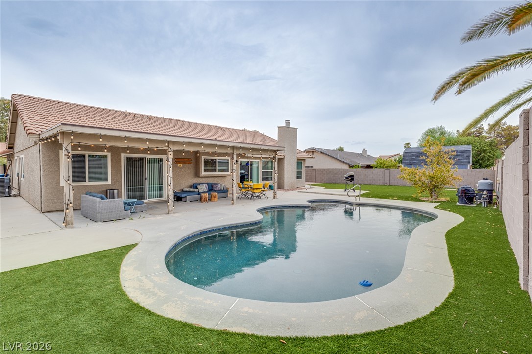 3249 Palmdesert Way Las Vegas NV 89120