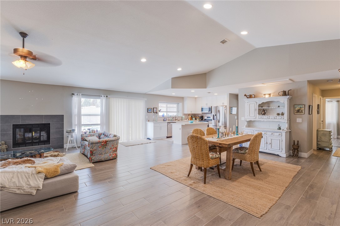 3249 Palmdesert Way Las Vegas NV 89120