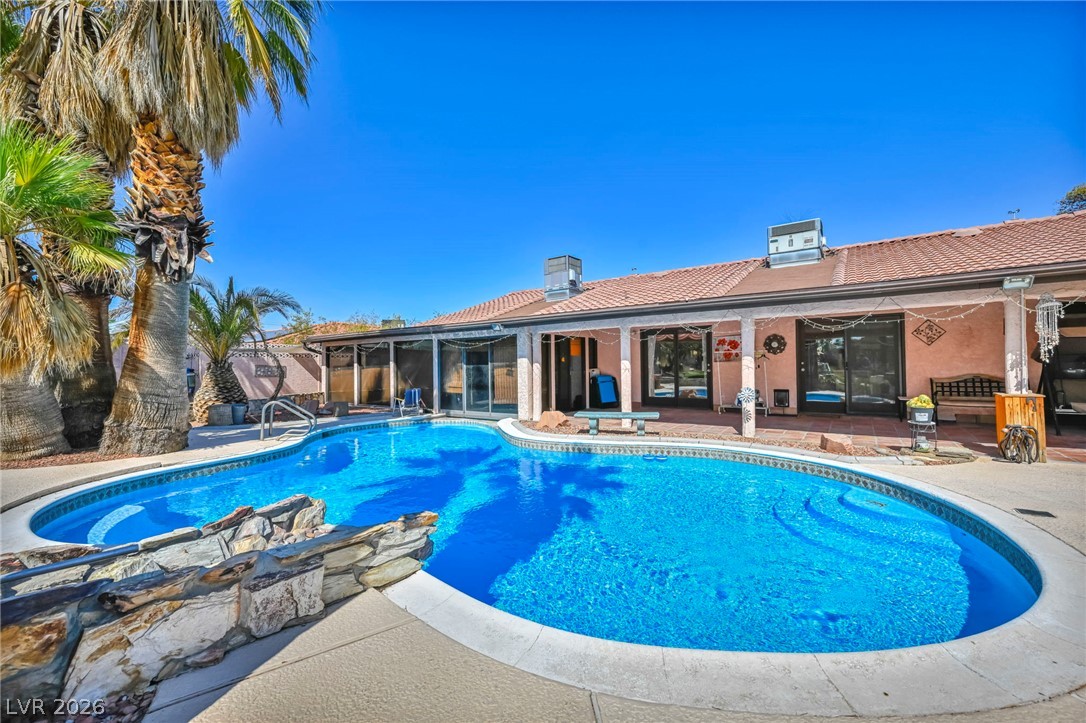 2935 South Torrey Pines Drive Las Vegas NV 89146