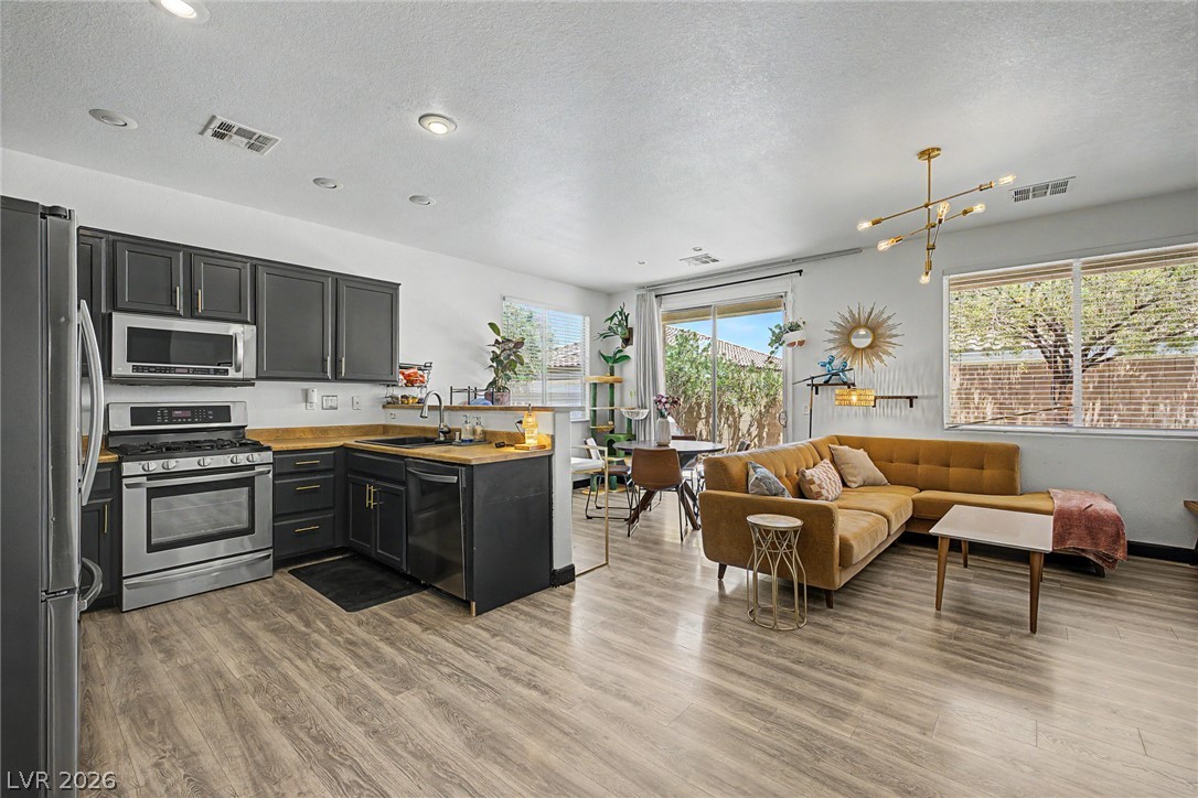 7252 Forest Village Avenue Las Vegas NV 89113