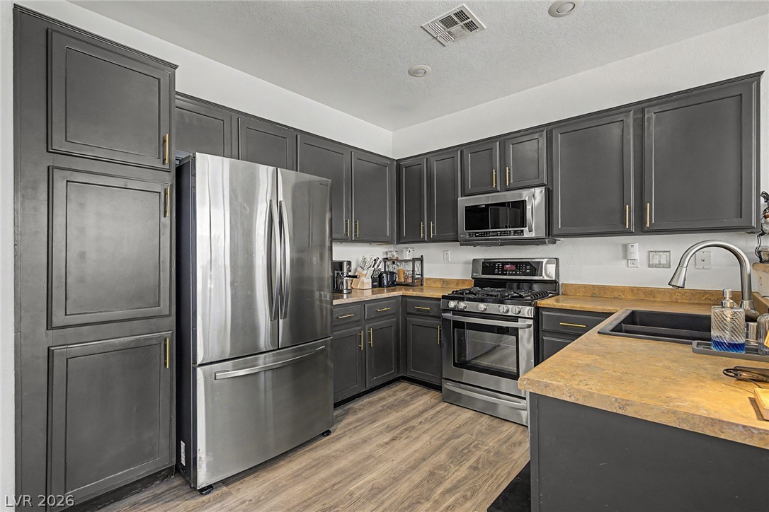 7252 Forest Village Avenue Las Vegas NV 89113