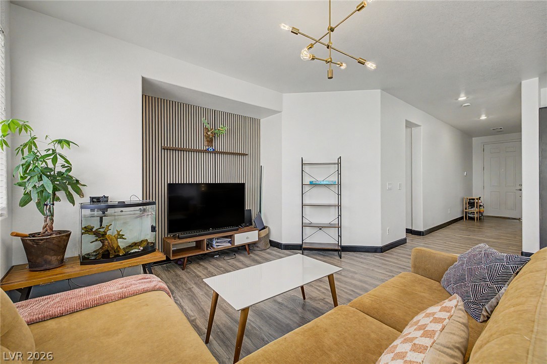 7252 Forest Village Avenue Las Vegas NV 89113