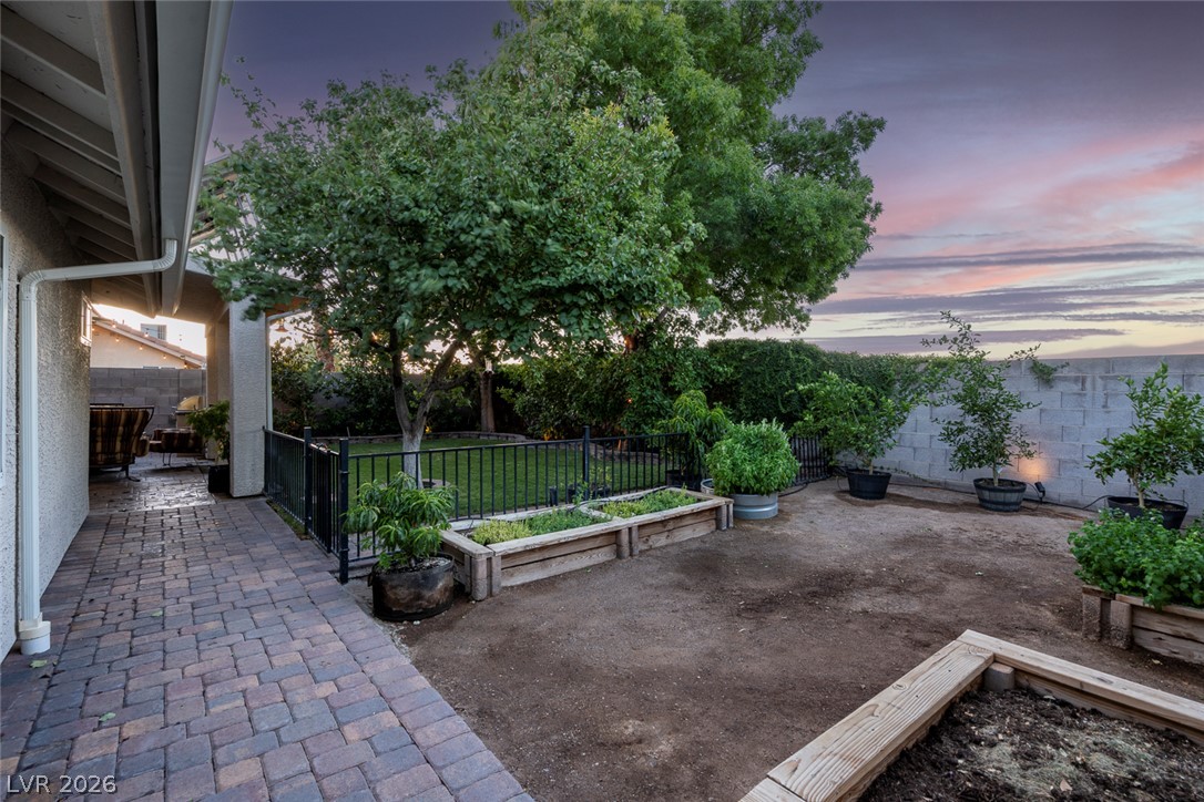 818 Manor Shores Road Henderson NV 89002