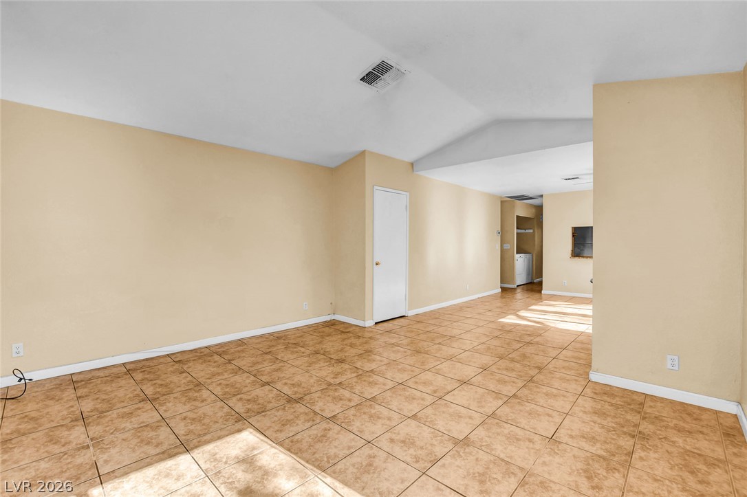 6872 Arroyo Avenue Las Vegas NV 89103