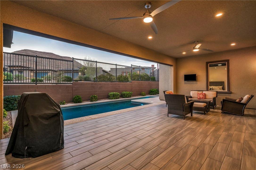6675 Desert Crimson Street Las Vegas NV 89148
