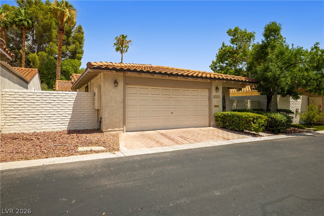 1913 Plaza Del Dios Las Vegas NV 89102