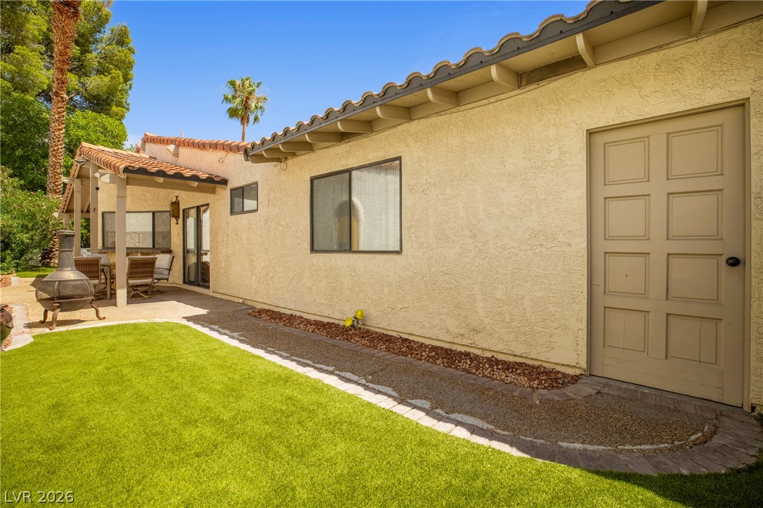 1913 Plaza Del Dios Las Vegas NV 89102