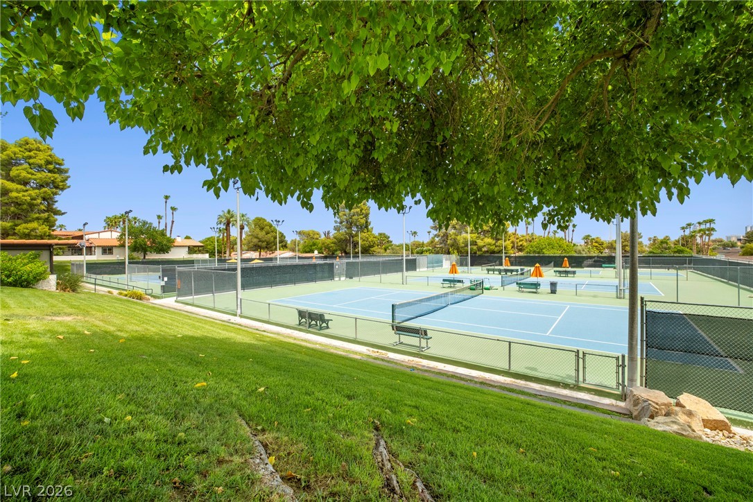 1913 Plaza Del Dios Las Vegas NV 89102