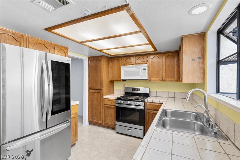 5717 Pearldrop Avenue Las Vegas NV 89107