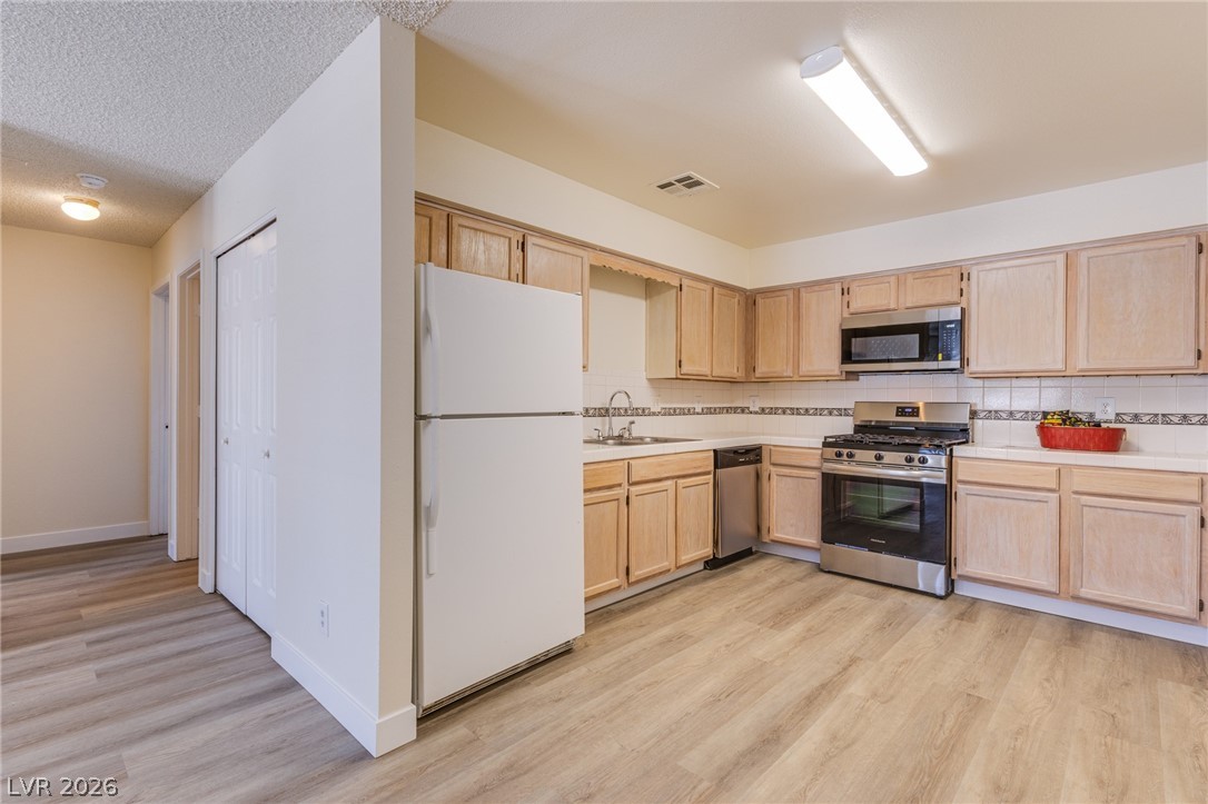2140 Chertsey Drive B Las Vegas NV 89108