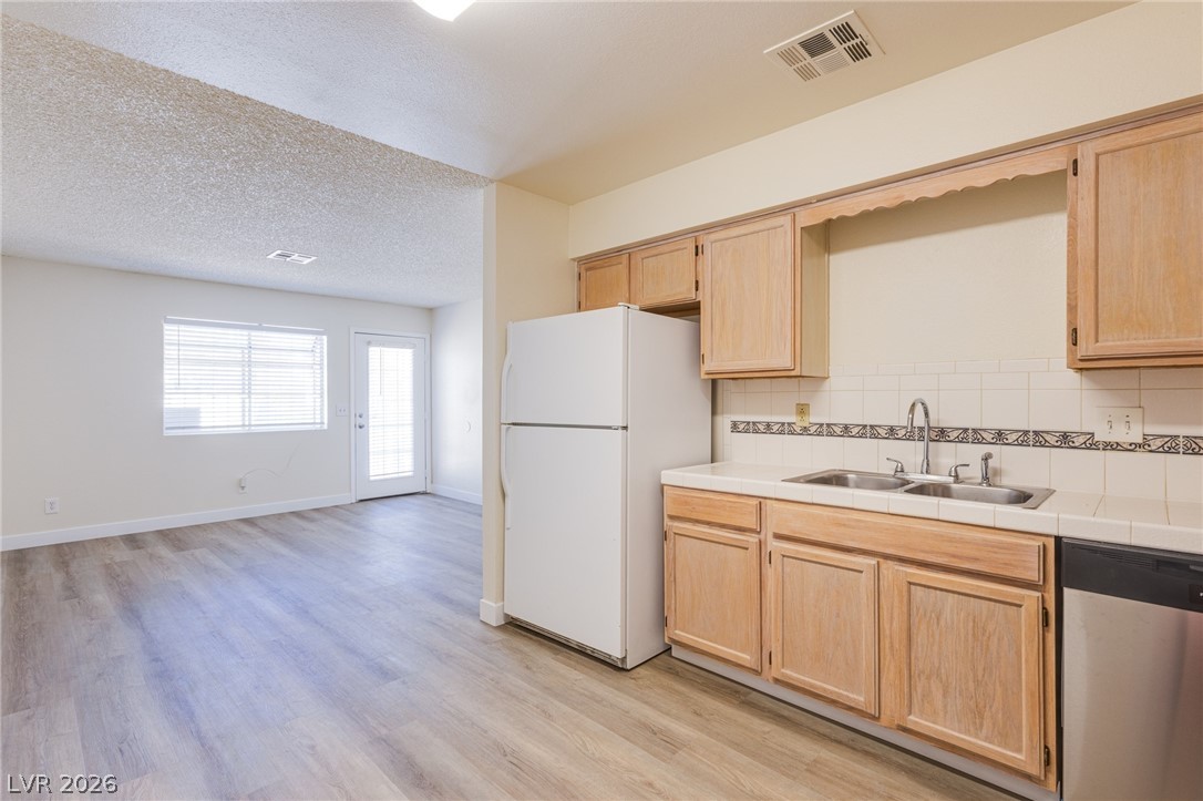 2140 Chertsey Drive B Las Vegas NV 89108