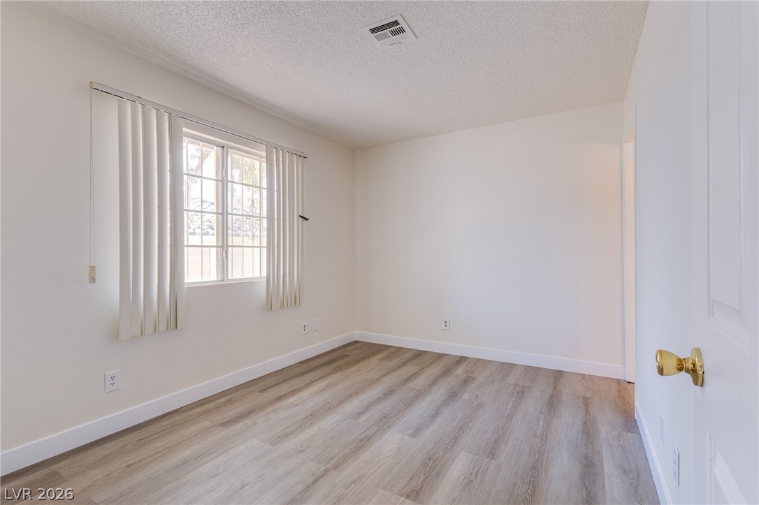 2140 Chertsey Drive B Las Vegas NV 89108