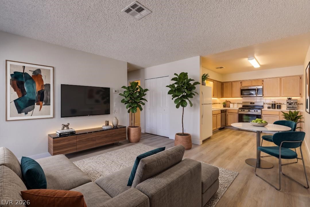 2140 Chertsey Drive B Las Vegas NV 89108