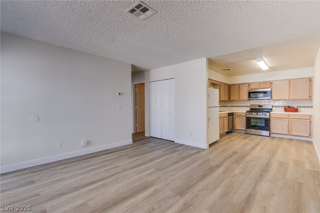 2140 Chertsey Drive B Las Vegas NV 89108