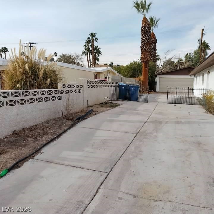 1413 Bryn Mawr Avenue Las Vegas NV 89102