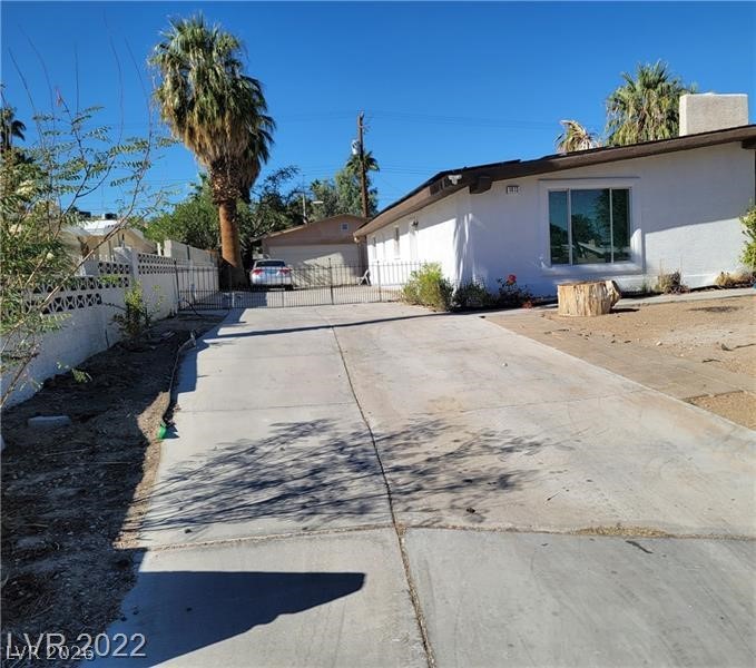 1413 Bryn Mawr Avenue Las Vegas NV 89102