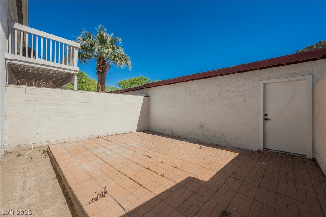 135 Greenbriar Townhouse Way Las Vegas NV 89121