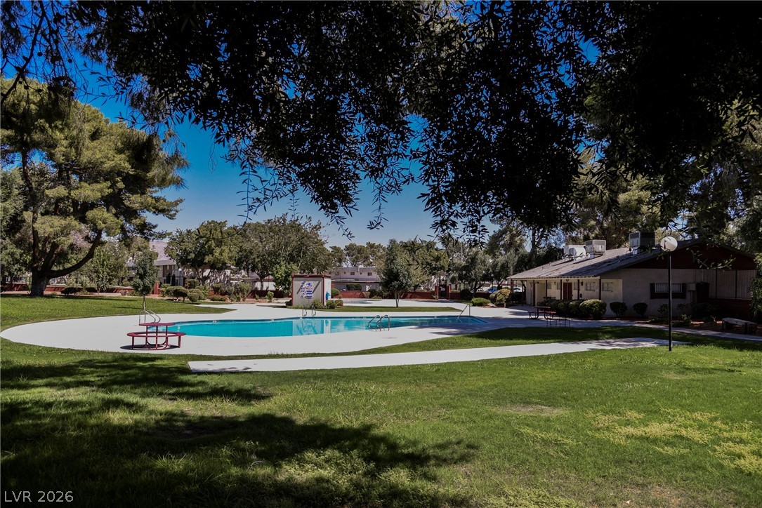 135 Greenbriar Townhouse Way Las Vegas NV 89121