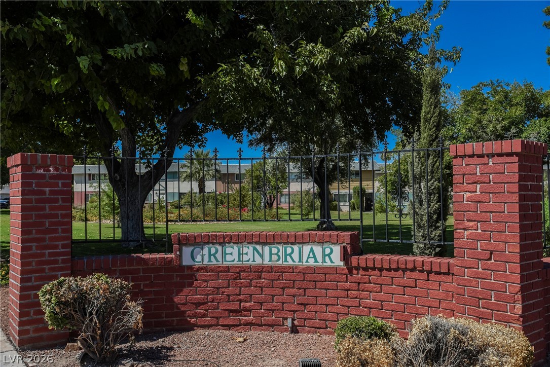 135 Greenbriar Townhouse Way Las Vegas NV 89121