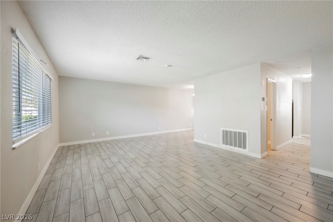 135 Greenbriar Townhouse Way Las Vegas NV 89121