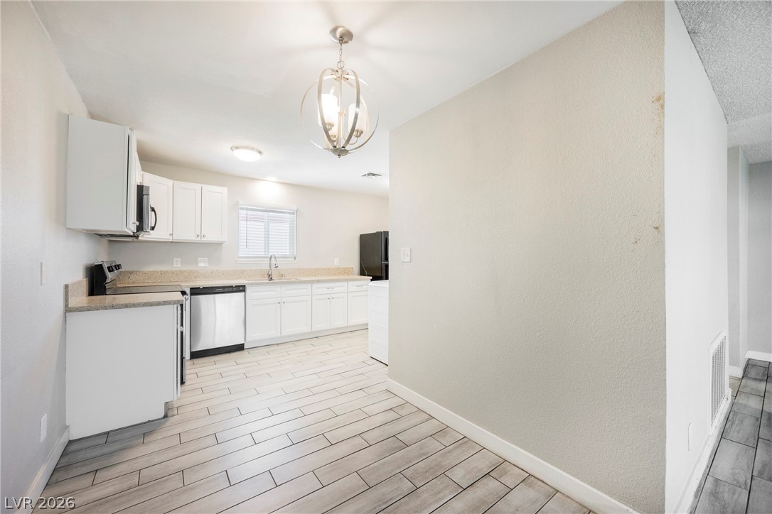 135 Greenbriar Townhouse Way Las Vegas NV 89121