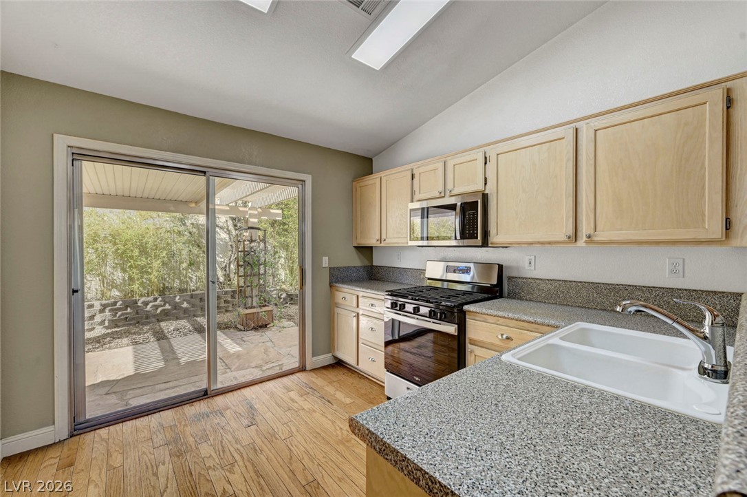 7913 Pottery Creek Drive Las Vegas NV 89128