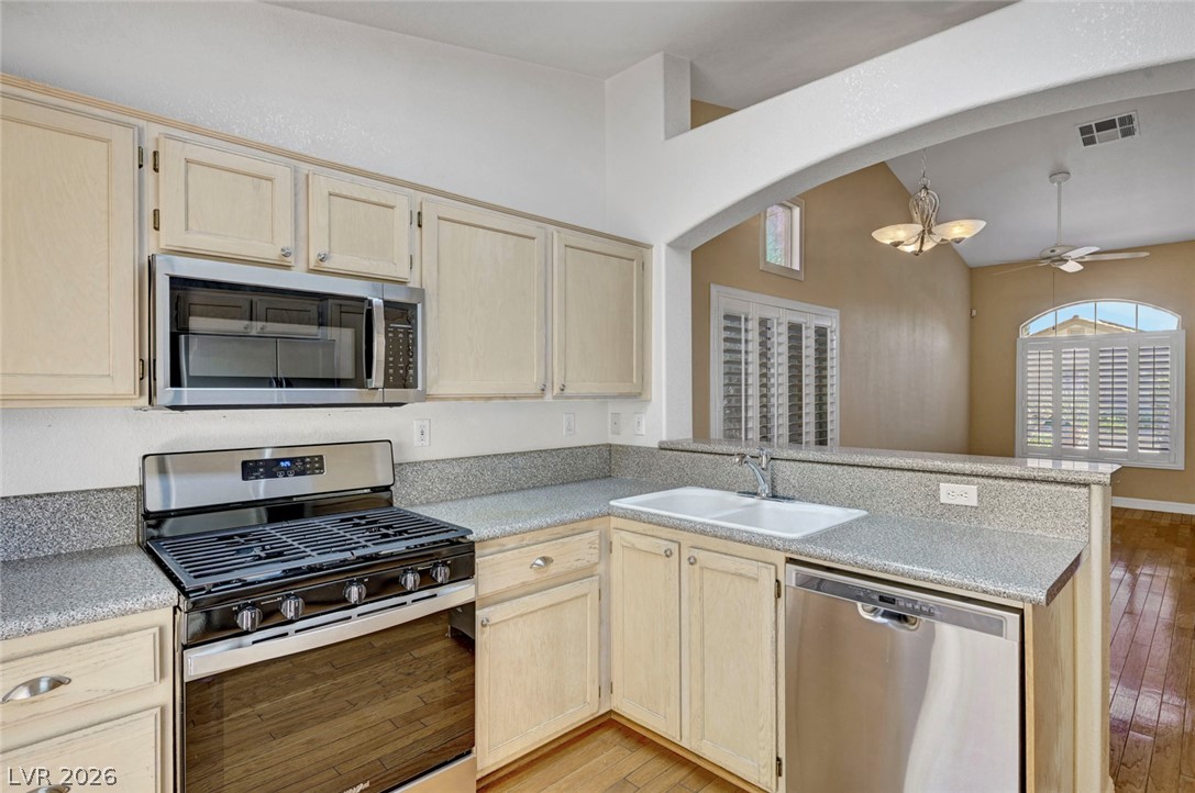 7913 Pottery Creek Drive Las Vegas NV 89128