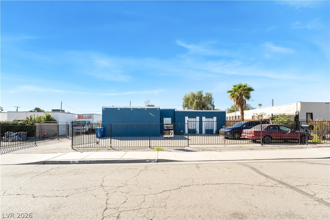 3825 Raymert Drive Las Vegas NV 89121