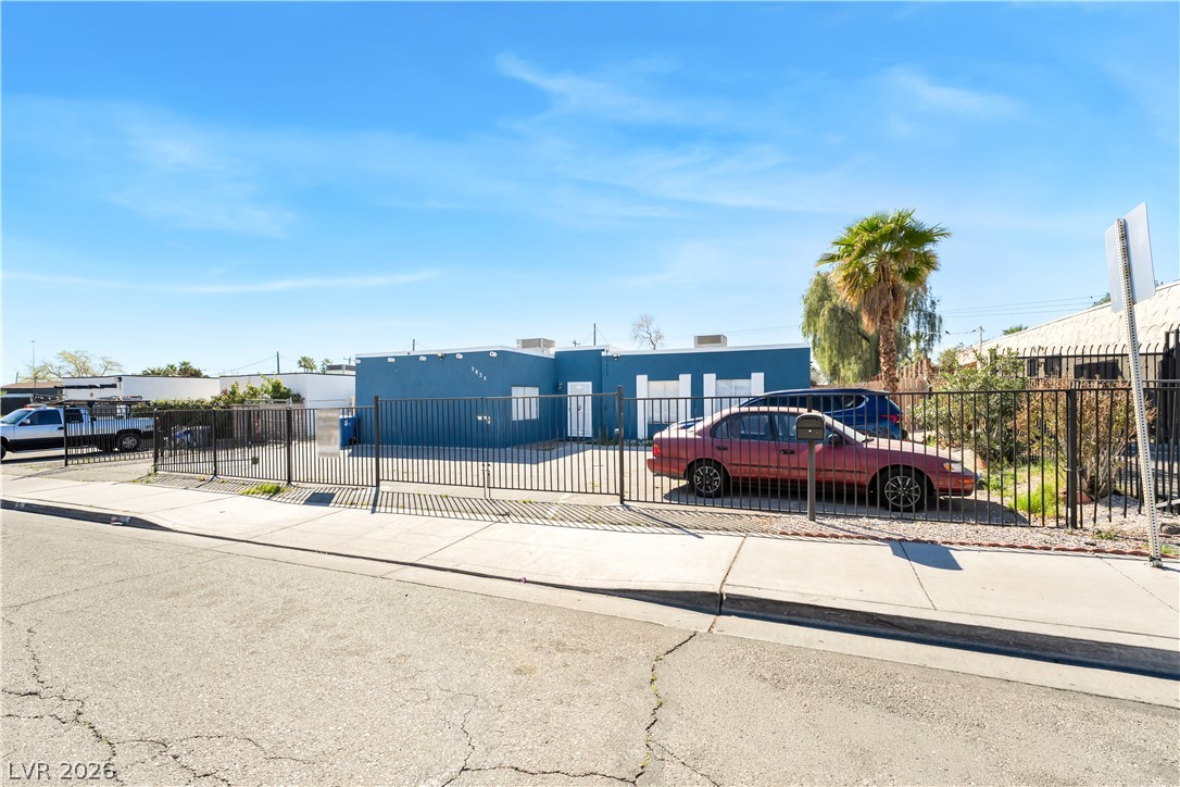 3825 Raymert Drive Las Vegas NV 89121