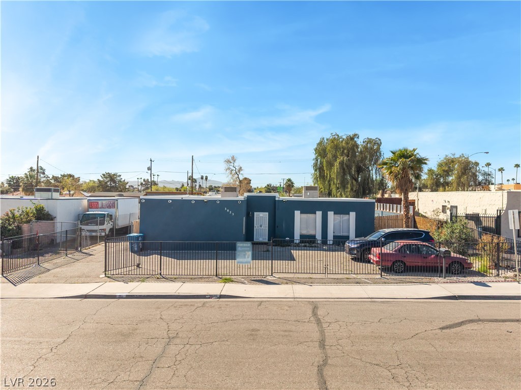 3825 Raymert Drive Las Vegas NV 89121