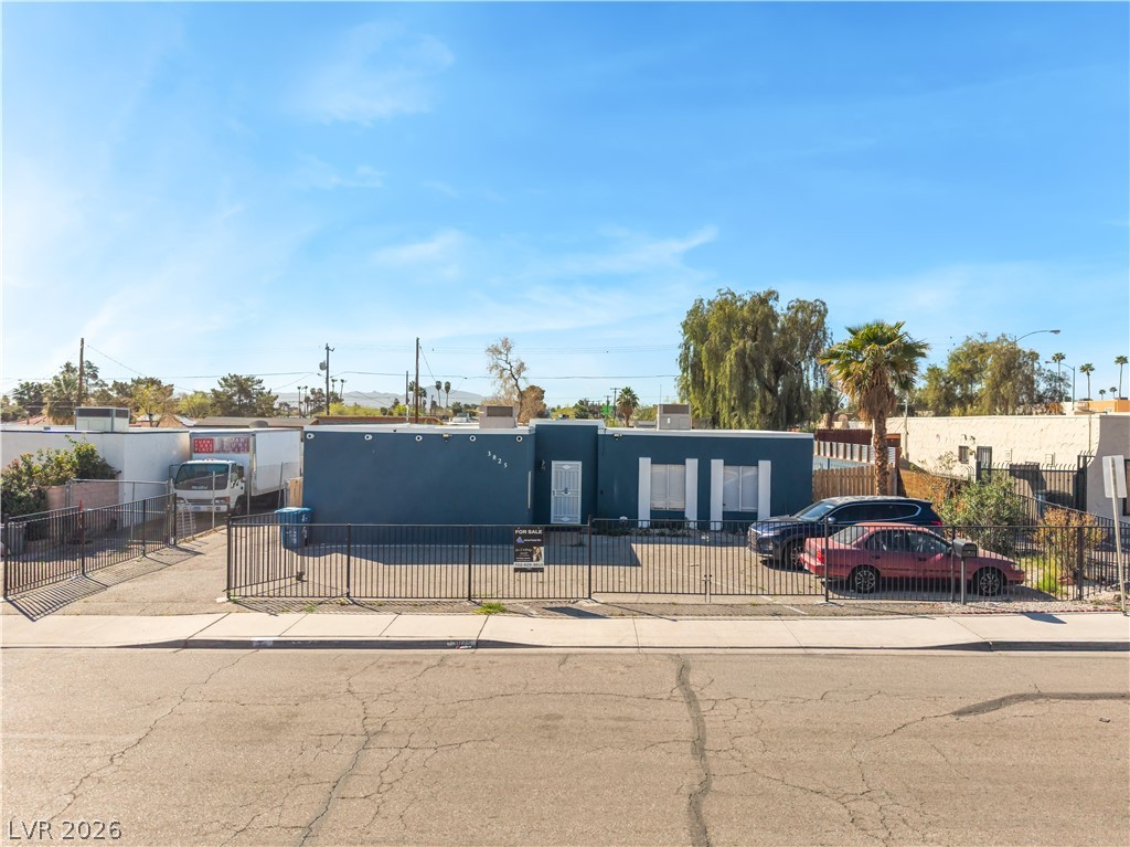 3825 Raymert Drive Las Vegas NV 89121