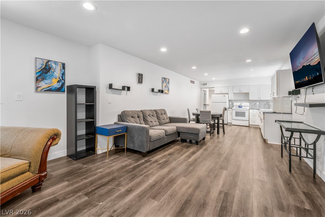 3825 Raymert Drive Las Vegas NV 89121