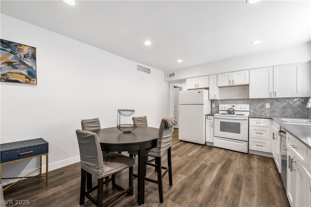 3825 Raymert Drive Las Vegas NV 89121